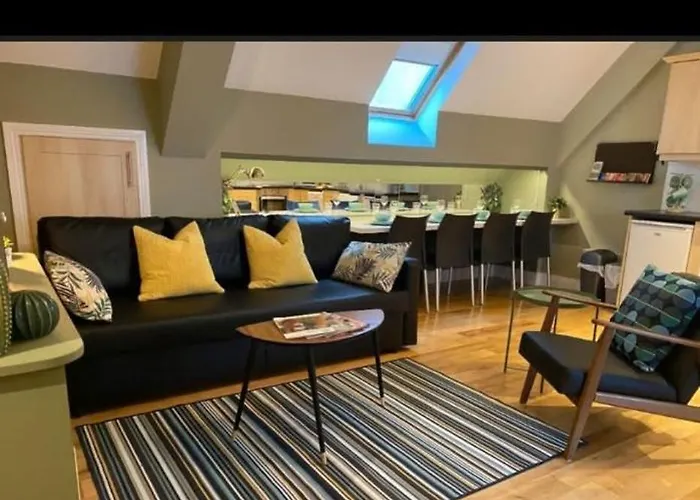 Quayfront 1, 2, 3 & 4 Apartment *